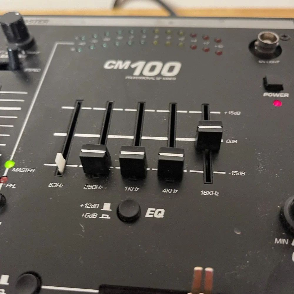 NUMARK CM100 PROFESSIONAL 19